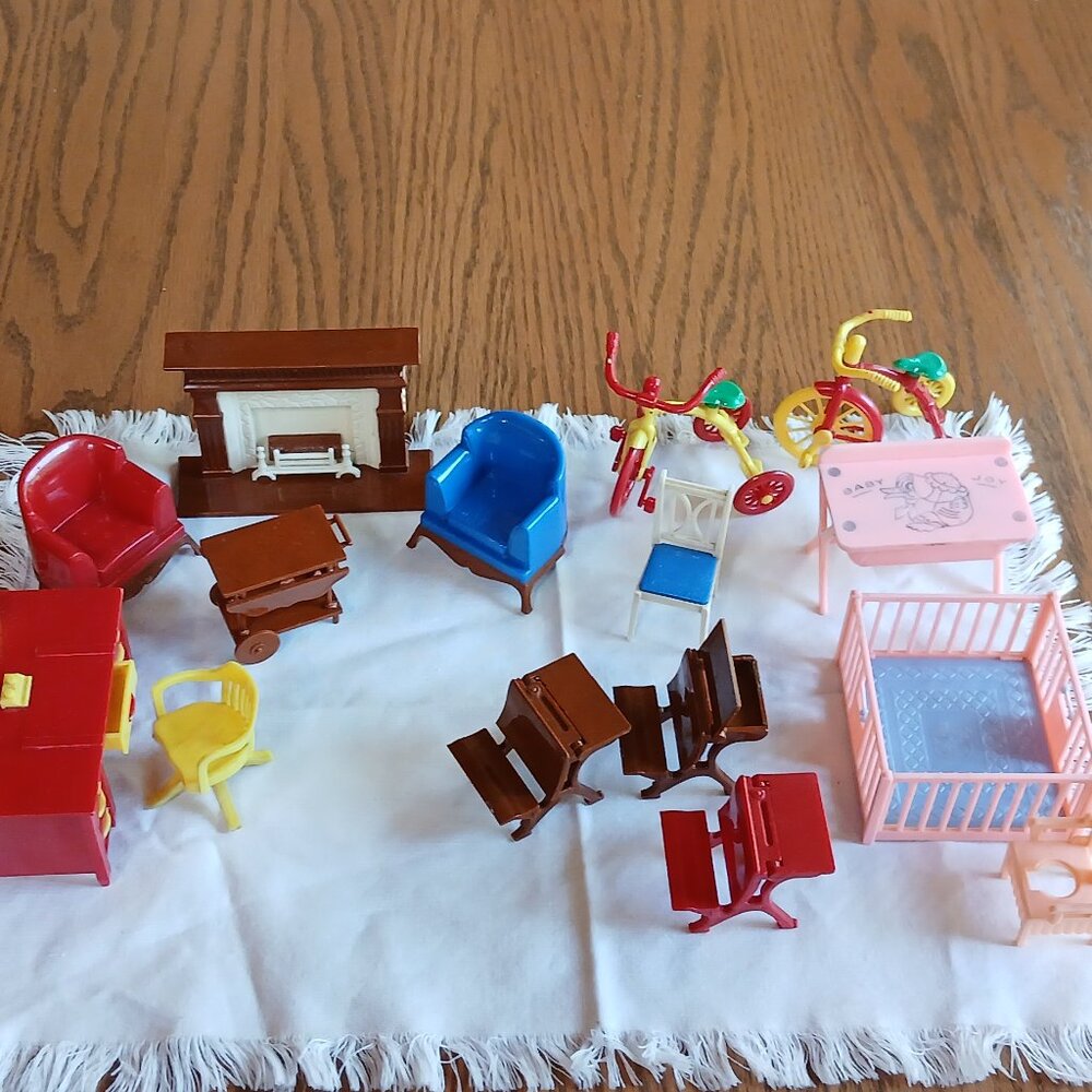 1950's to 1960's Reliable Toys Doll House Furniture Made in Canada
